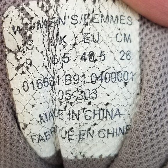 The North Face suede hiking boots, in EUC, in khaki brown and cream color sz 9 - Picture 9 of 10